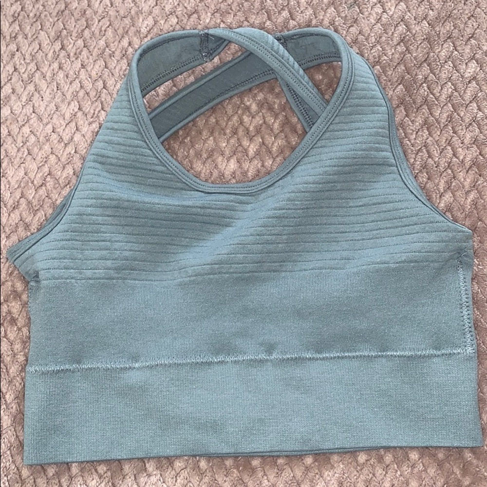 Alphalete xs sports bra